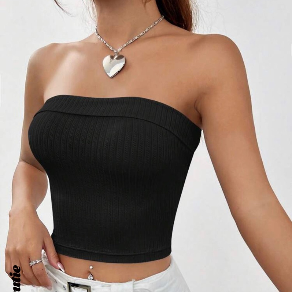 SHEIN. Size 6. Black top.